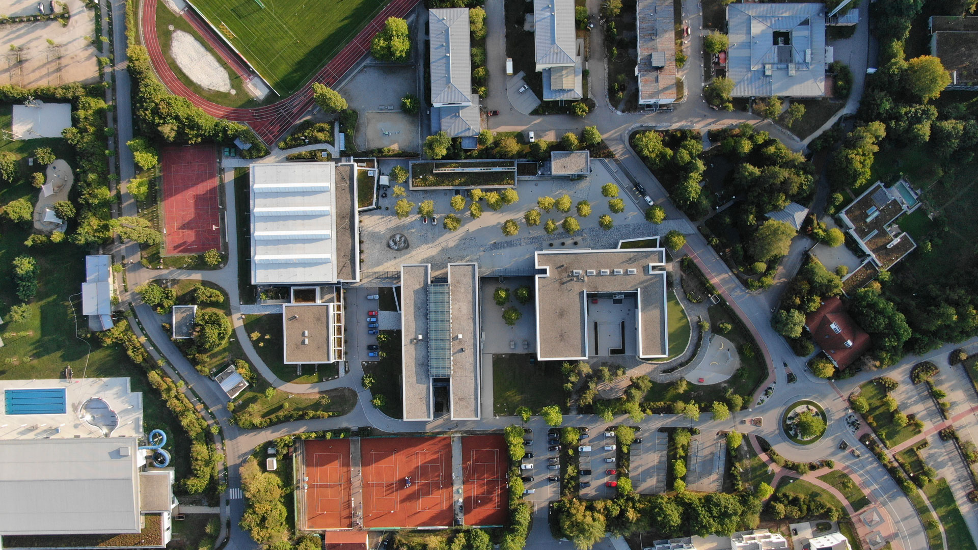 Naabtalpark mit Stadthalle Burglengenfeld von oben, R1 Werbestudio Benedikt Göhr
